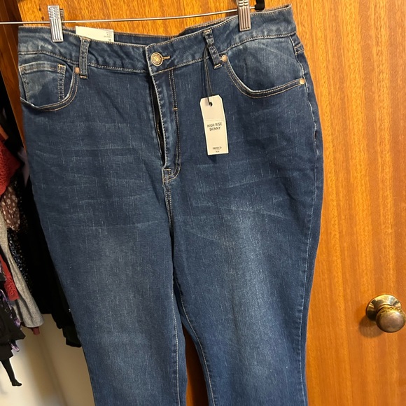 Stretch Blue Denim High-waisted Jeans -plus size - Picture 2 of 6